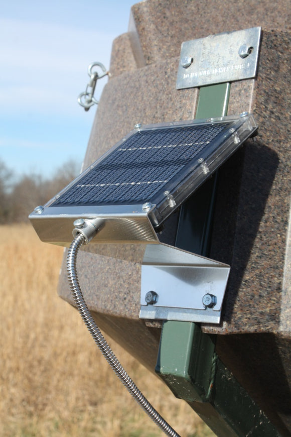 Boss Buck Solar Panel for Feeders, 12V